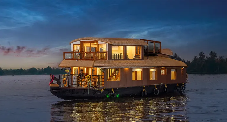 The Osprey Luxury Cruises - Alleppey, Luxury, Premium Houseboat with upperdeck and jaccuzi
