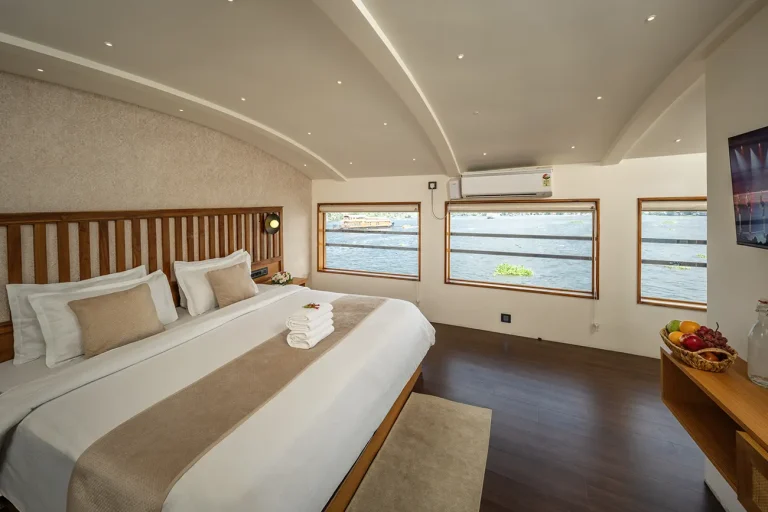 The Osprey Luxury Cruises - Alleppey